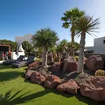 Beautiful Lanzarote 3 Bedrooms Irlanda Private Pool & Only 400m From The Sea Vila