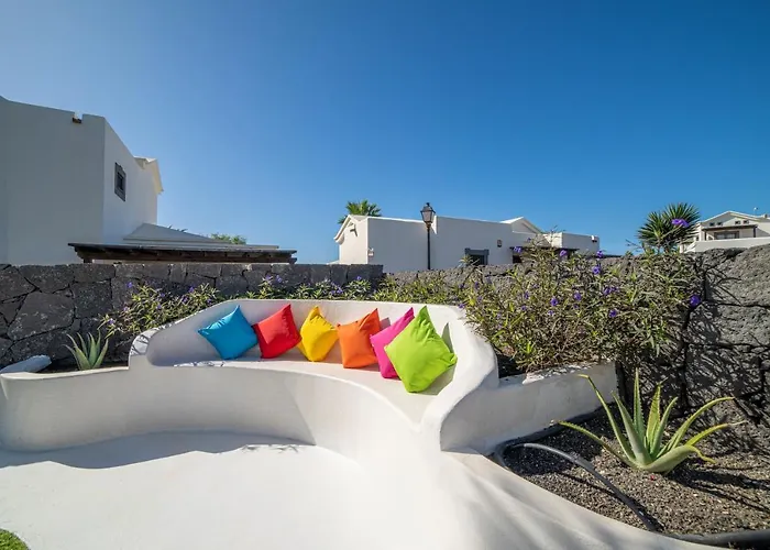 Beautiful Lanzarote 3 Bedrooms Irlanda Private Pool & Only 400m From The Sea *
