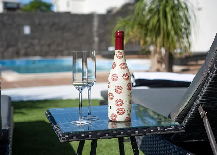 Beautiful Lanzarote 3 Bedrooms Irlanda Private Pool & Only 400m From The Sea Villa *