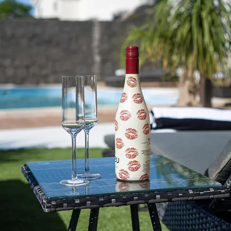 Beautiful Lanzarote 3 Bedrooms Irlanda Private Pool & Only 400m From The Sea Villa *