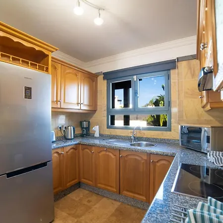 Villa Beautiful Lanzarote 3 Bedrooms Irlanda Private Pool & Only 400m From The Sea *