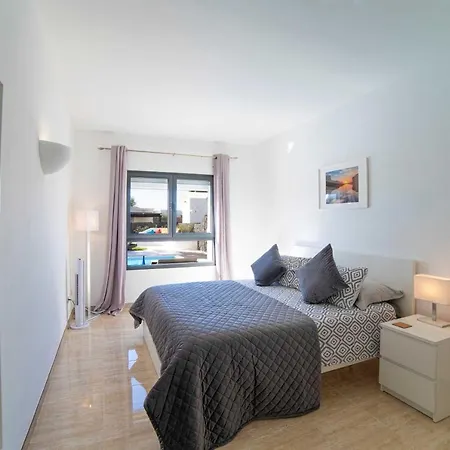 Villa Beautiful Lanzarote 3 Bedrooms Irlanda Private Pool & Only 400m From The Sea *