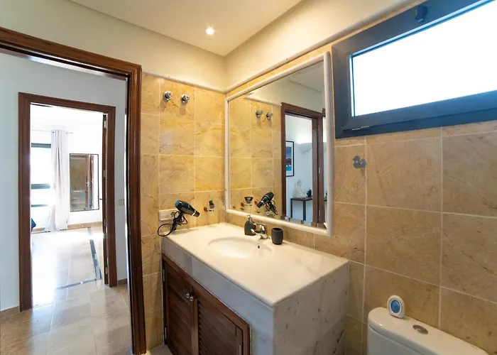 Beautiful Lanzarote 3 Bedrooms Irlanda Private Pool & Only 400m From The Sea 普拉亚布兰卡