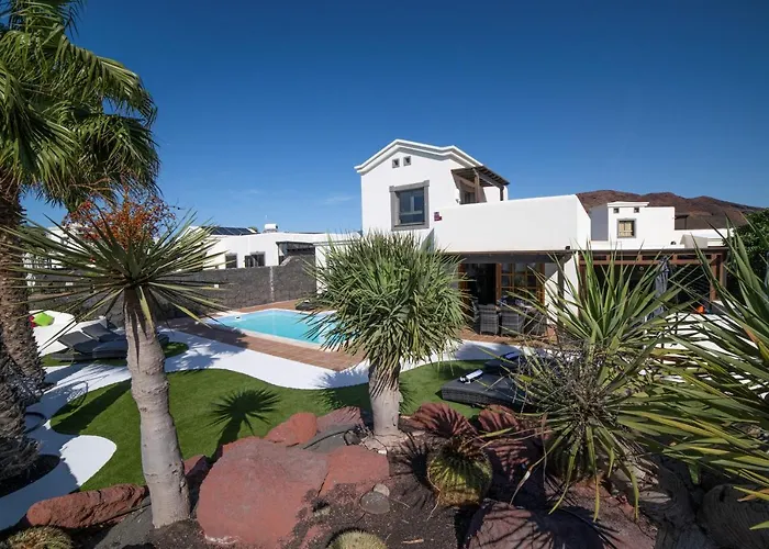 Beautiful Lanzarote 3 Bedrooms Irlanda Private Pool & Only 400m From The Sea 普拉亚布兰卡