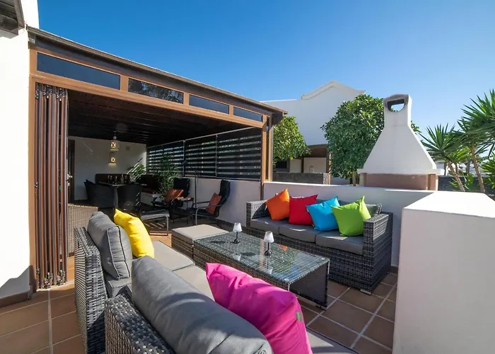 Beautiful Lanzarote 3 Bedrooms Irlanda Private Pool & Only 400m From The Sea 别墅 *