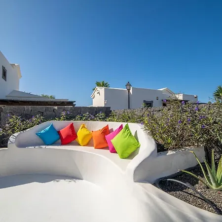 Beautiful Lanzarote 3 Bedrooms Irlanda Private Pool & Only 400m From The Sea *