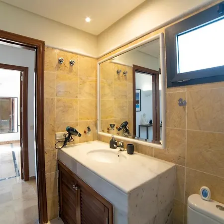 Beautiful Lanzarote 3 Bedrooms Irlanda Private Pool & Only 400m From The Sea Playa Blanca (Lanzarote)