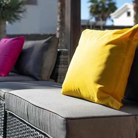 Beautiful Lanzarote 3 Bedrooms Irlanda Private Pool & Only 400m From The Sea