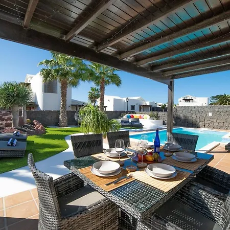 Beautiful Lanzarote 3 Bedrooms Irlanda Private Pool & Only 400m From The Sea * 普拉亚布兰卡